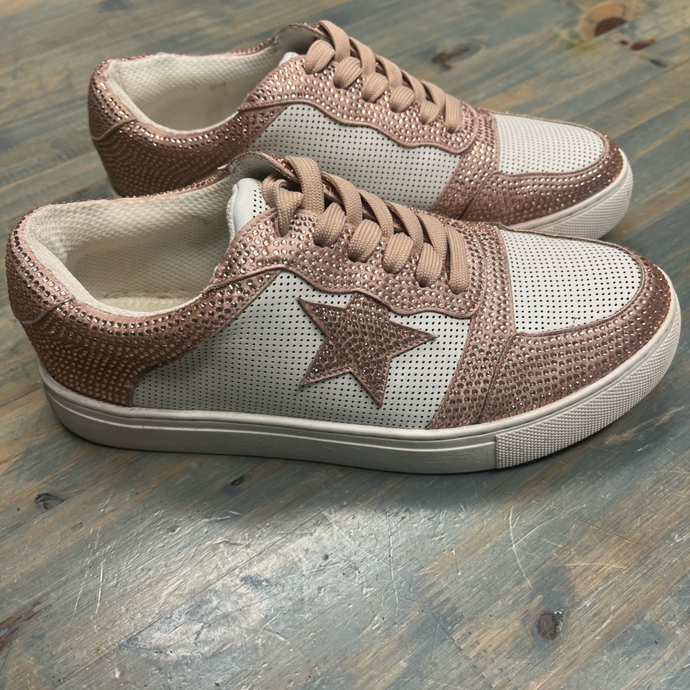 Women’s Corkys size 7